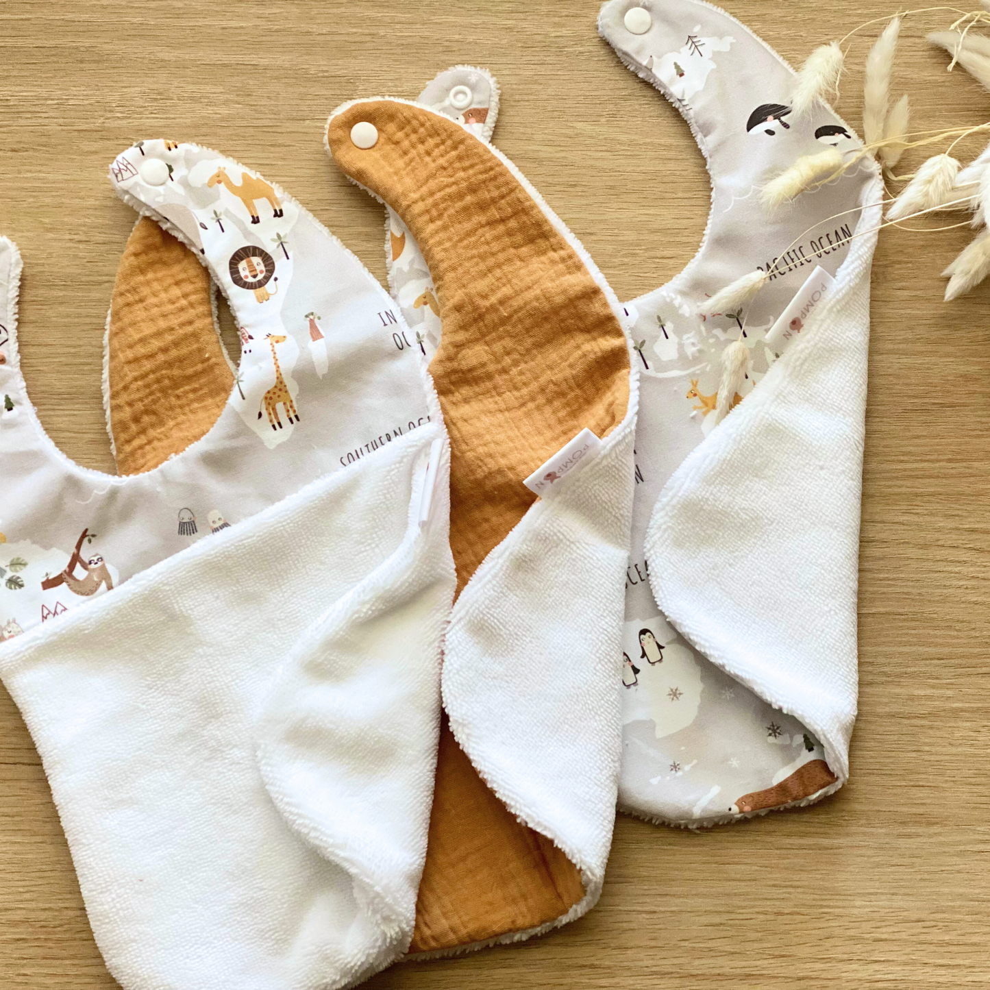 Ensemble de bavoirs animaux du monde pour garçon