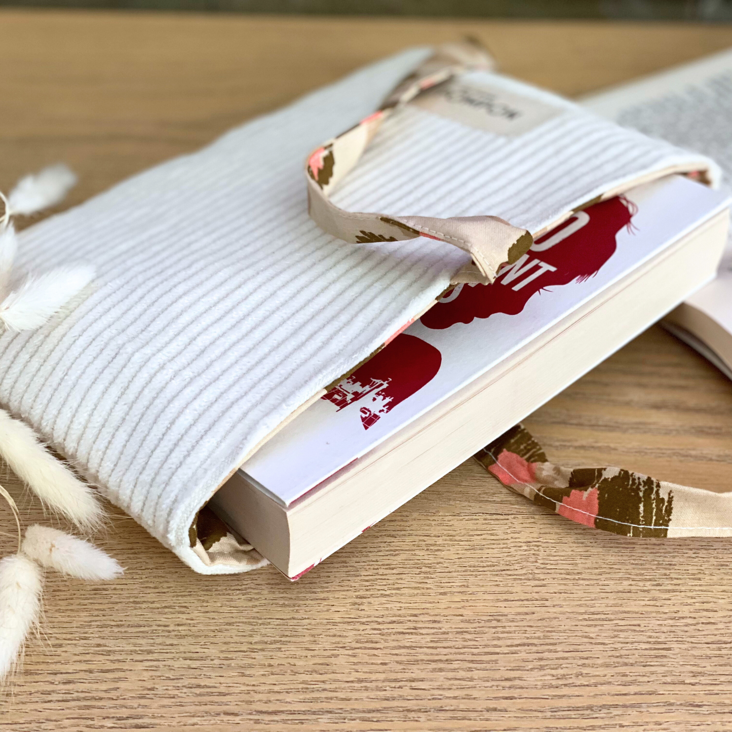 Housse pour livre de poche écru léopard en velours