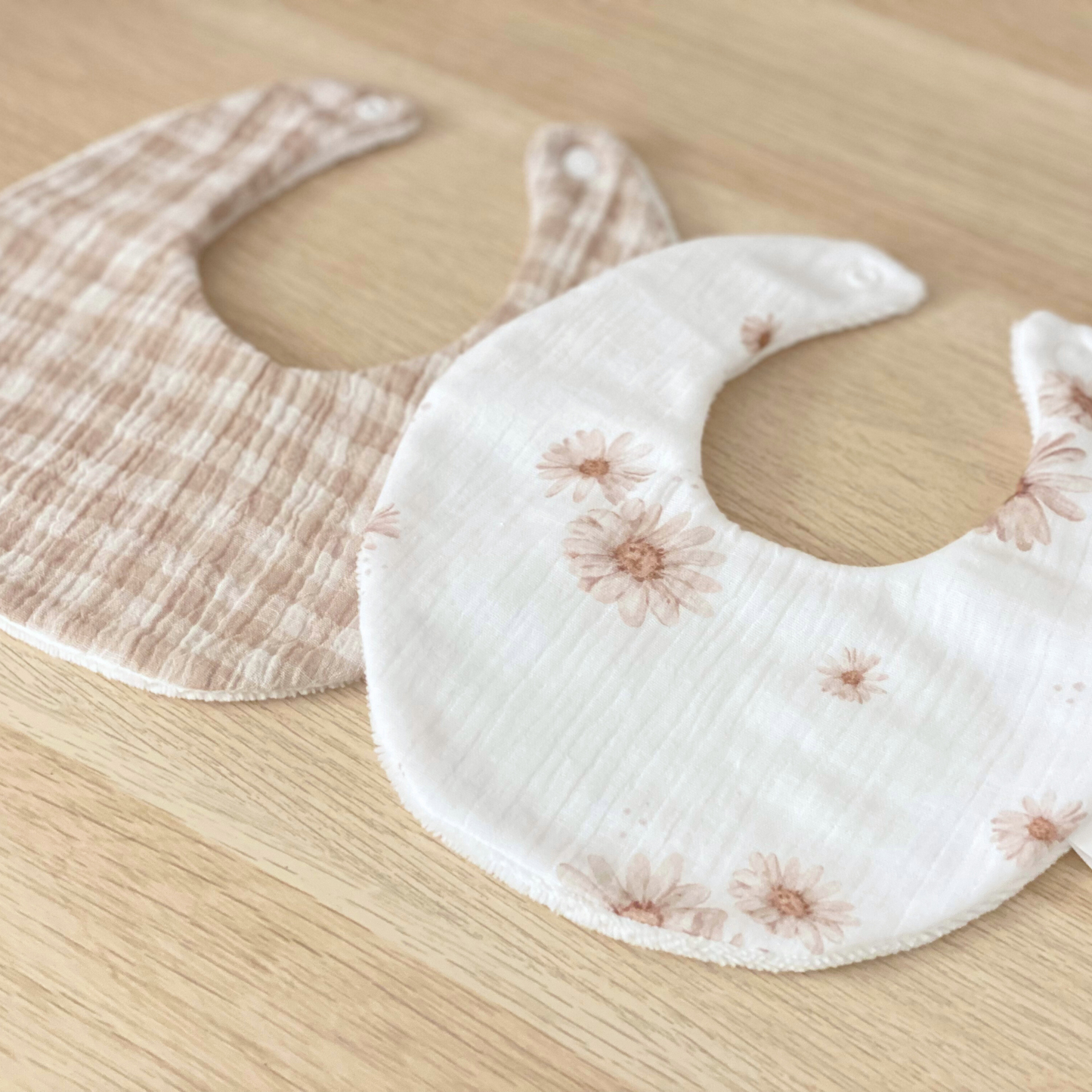 Bavoirs marguerite et vichy en gaze de coton