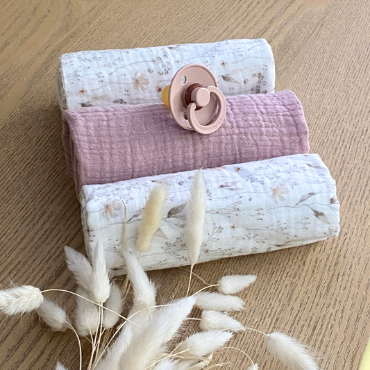 Langes à fleurs vieux rose et blanc en gaze de coton