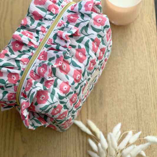 Trousse de toilette froufrou en gaze de coton fleurie rose et verte