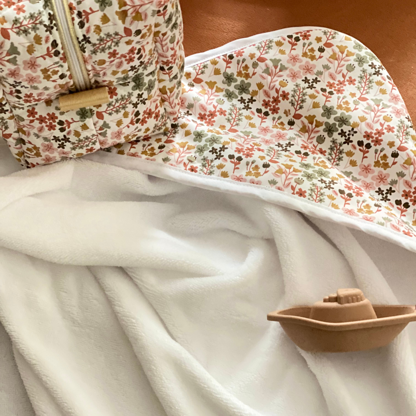 Trousse de toilette bébé matelassée terracotta doré camel