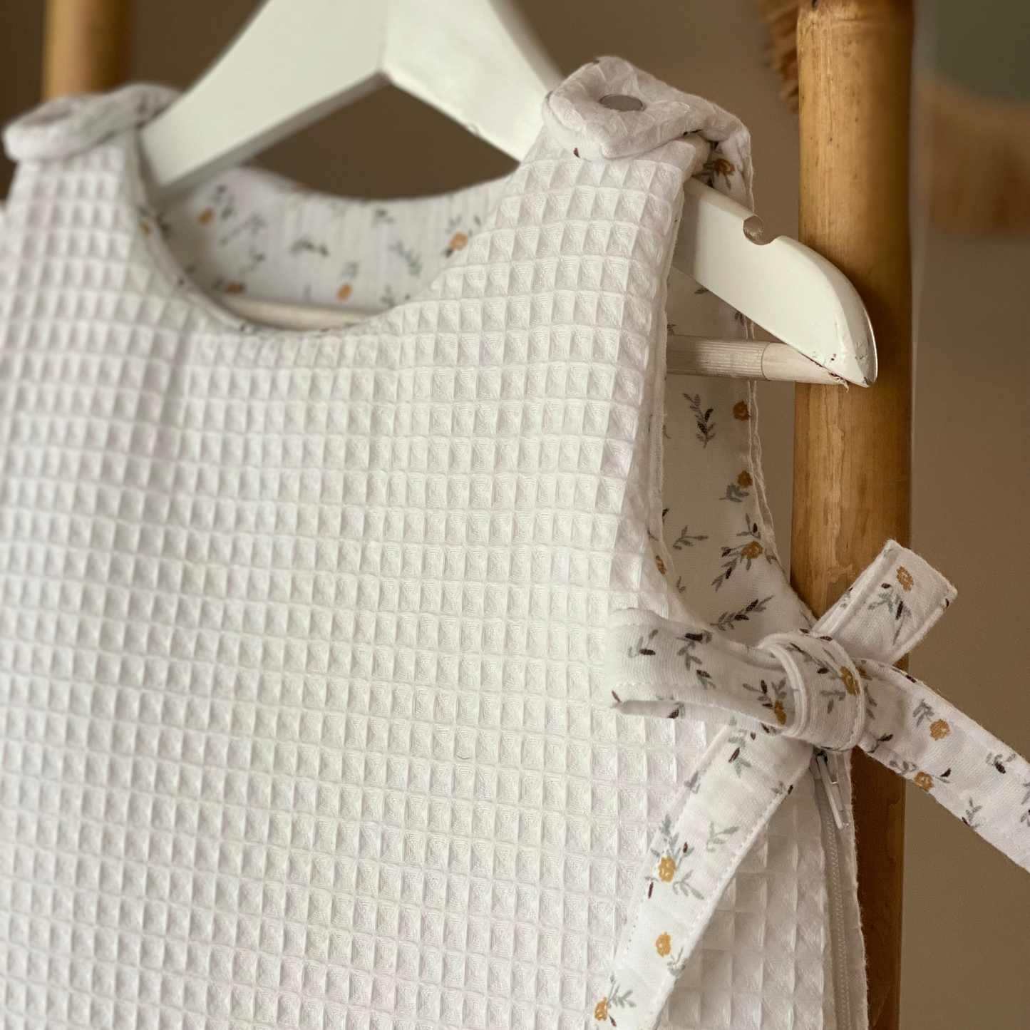 Gigoteuse bébé en gaze de coton à fleurs camel vert de gris