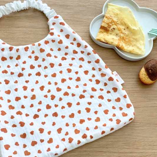 Serviette élastique cantine maternelle Arc en ciel et coeurs