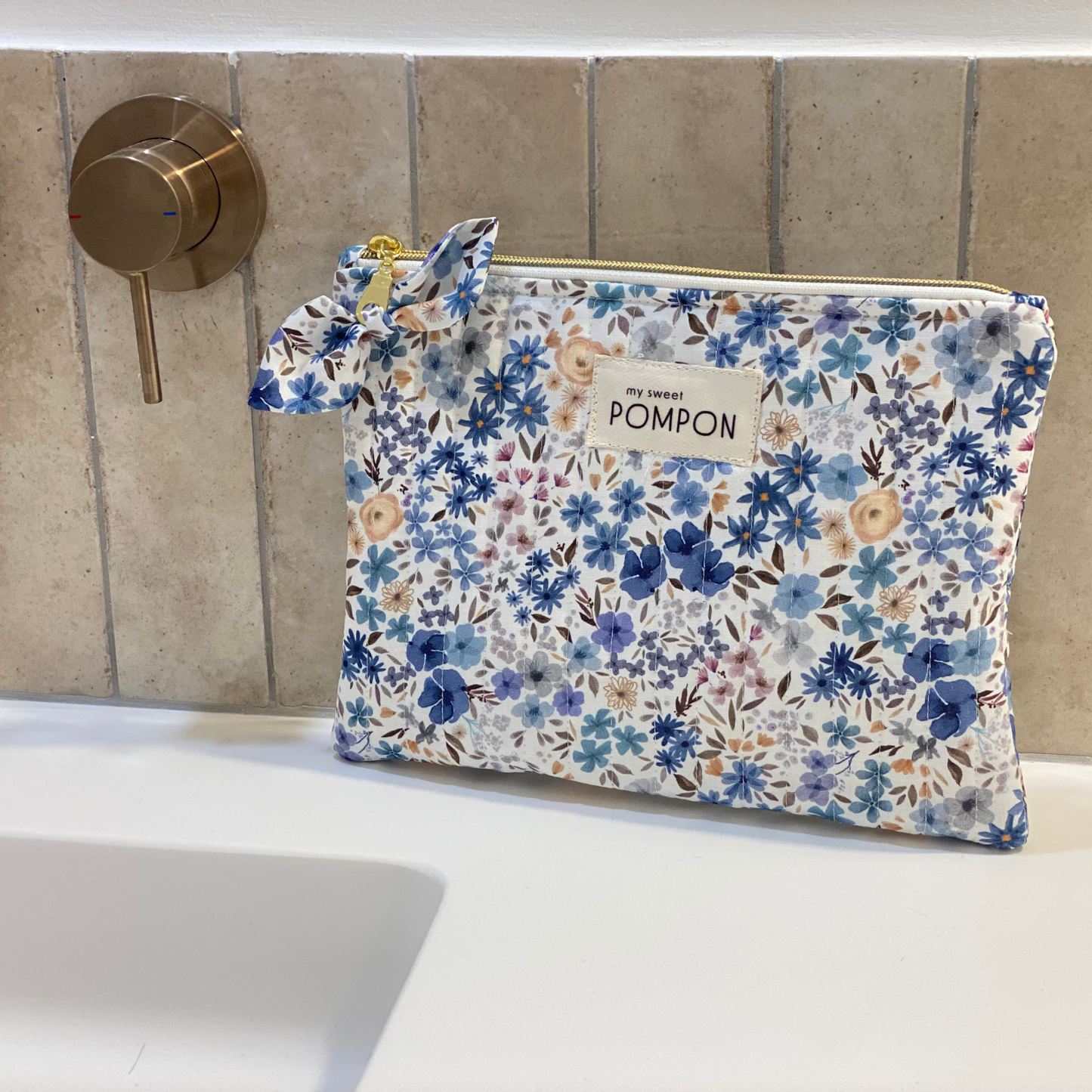 Trousse de toilette à fleurs matelassée