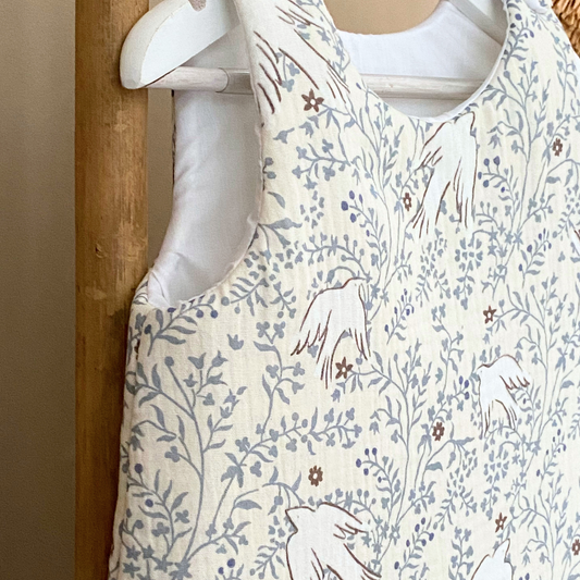 NOUVEAU Gigoteuse mixte en gaze de coton écru et bleu