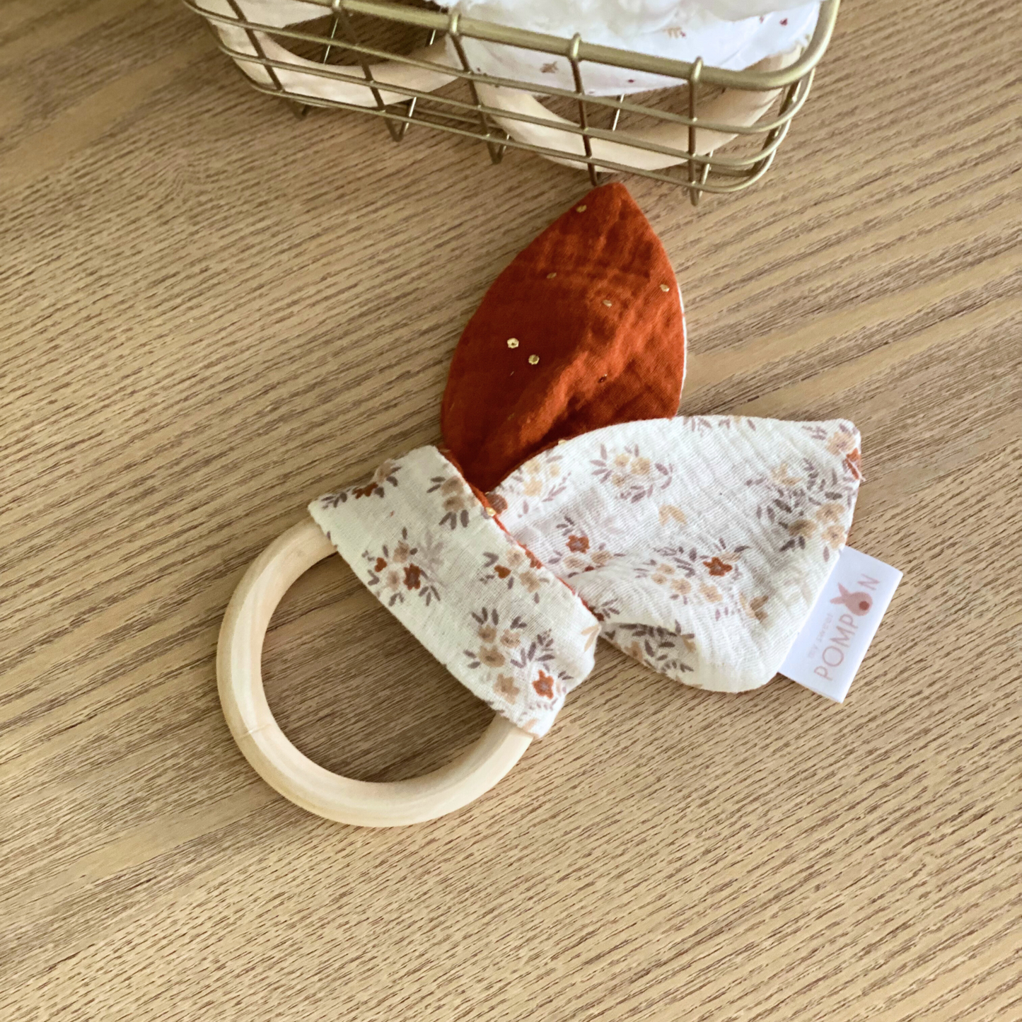 Hochet lapin en bois