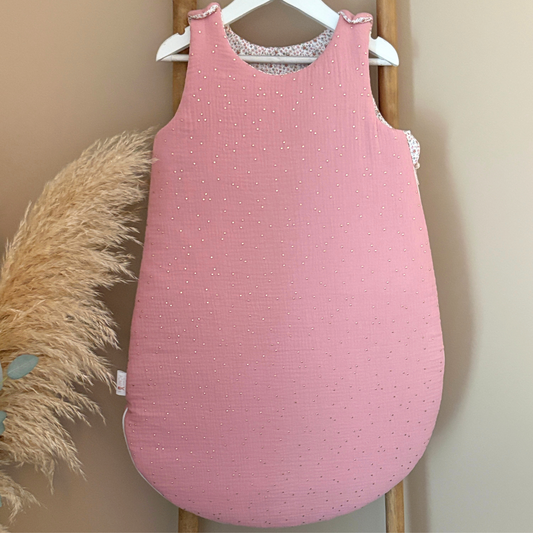 Gigoteuse en gaze de coton rose à fleurs