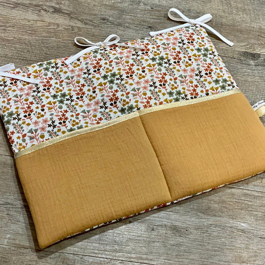 Range doudou pour lit bébé terracotta doré