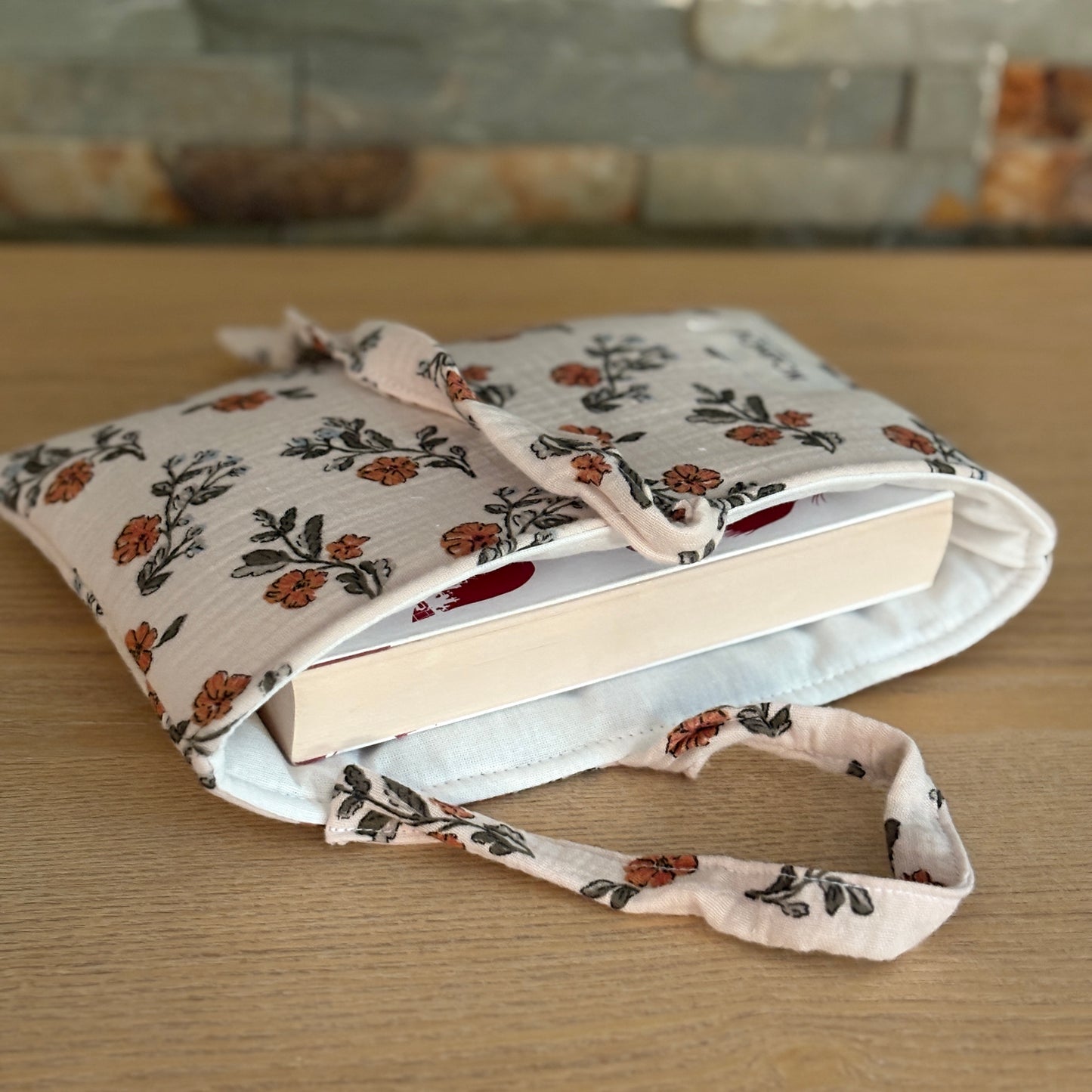 Housse pour livre de poche à fleurs