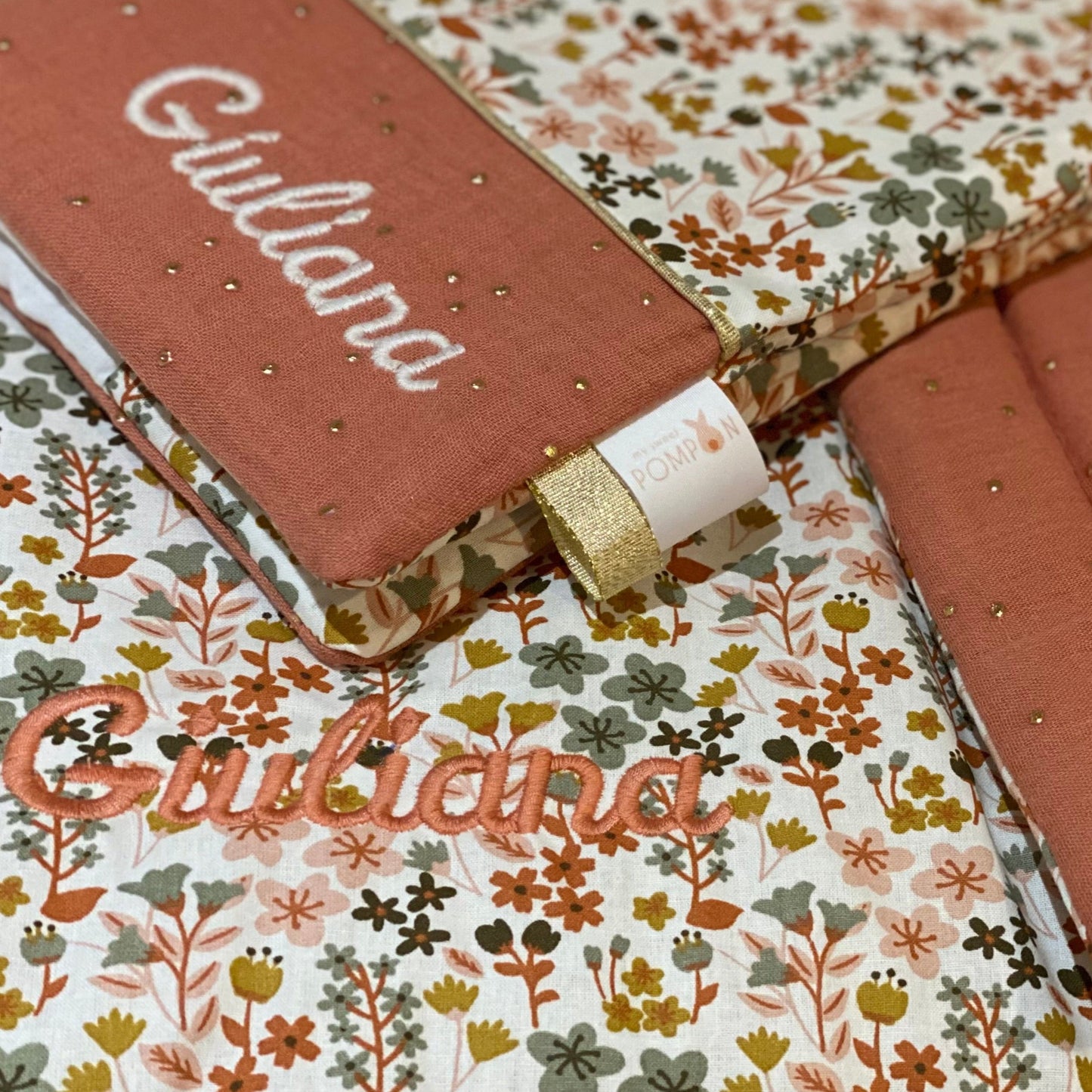 Protège carnet de santé personnalisé terracotta camel rose ou vert tilleul