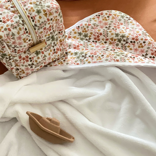 Cape de bain bébé personnalisable fille terracotta doré