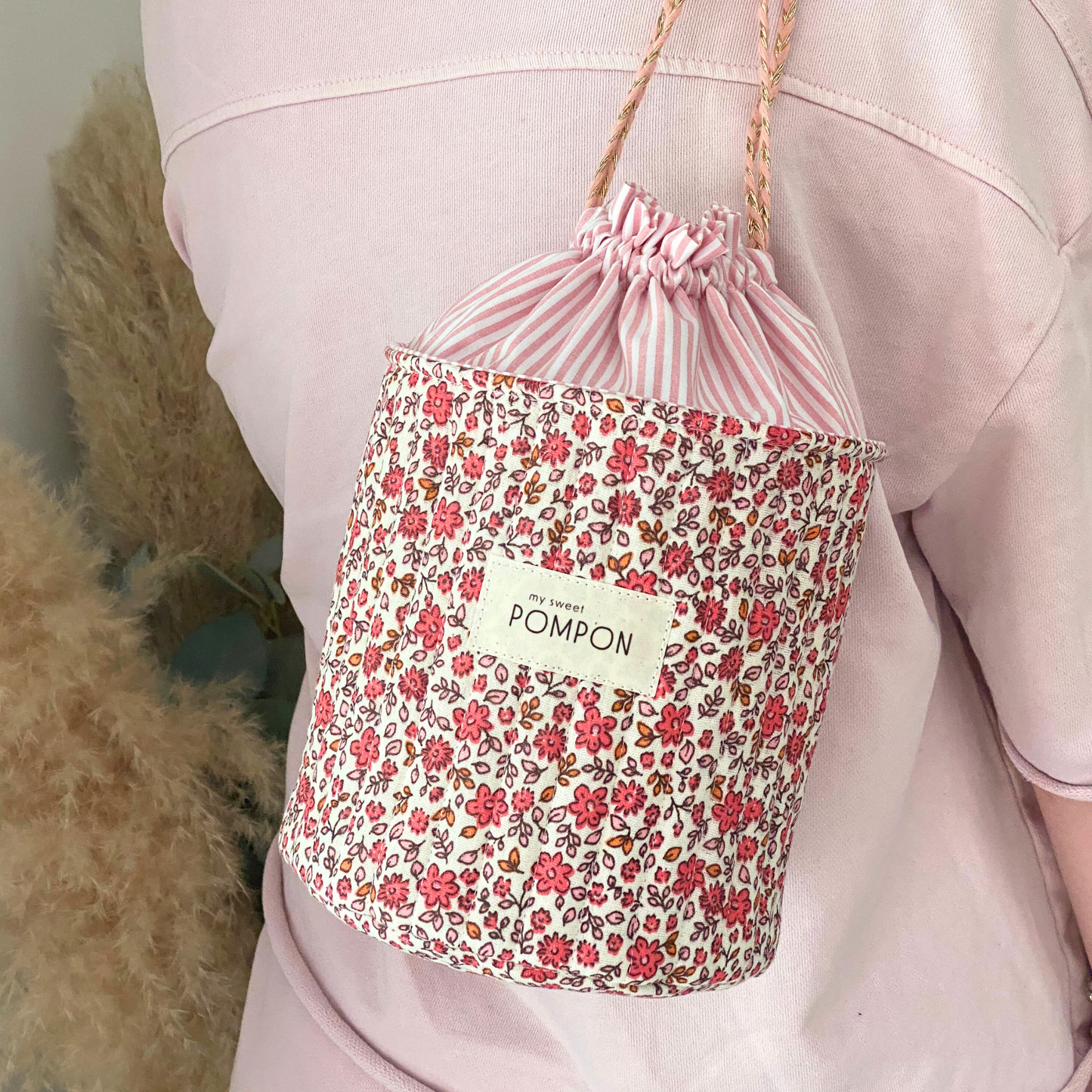 Trousse de toilette pochon à fleurs et rayures rose