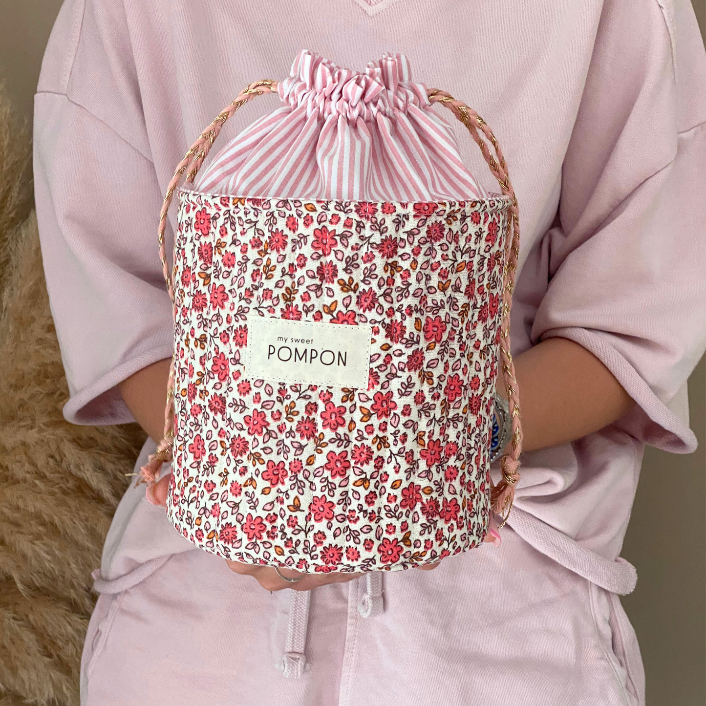 Trousse de toilette pochon à fleurs et rayures rose