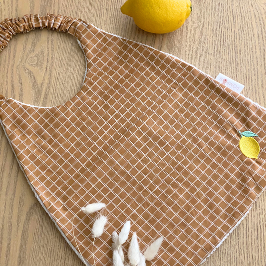 bavoir à élastique pour enfant