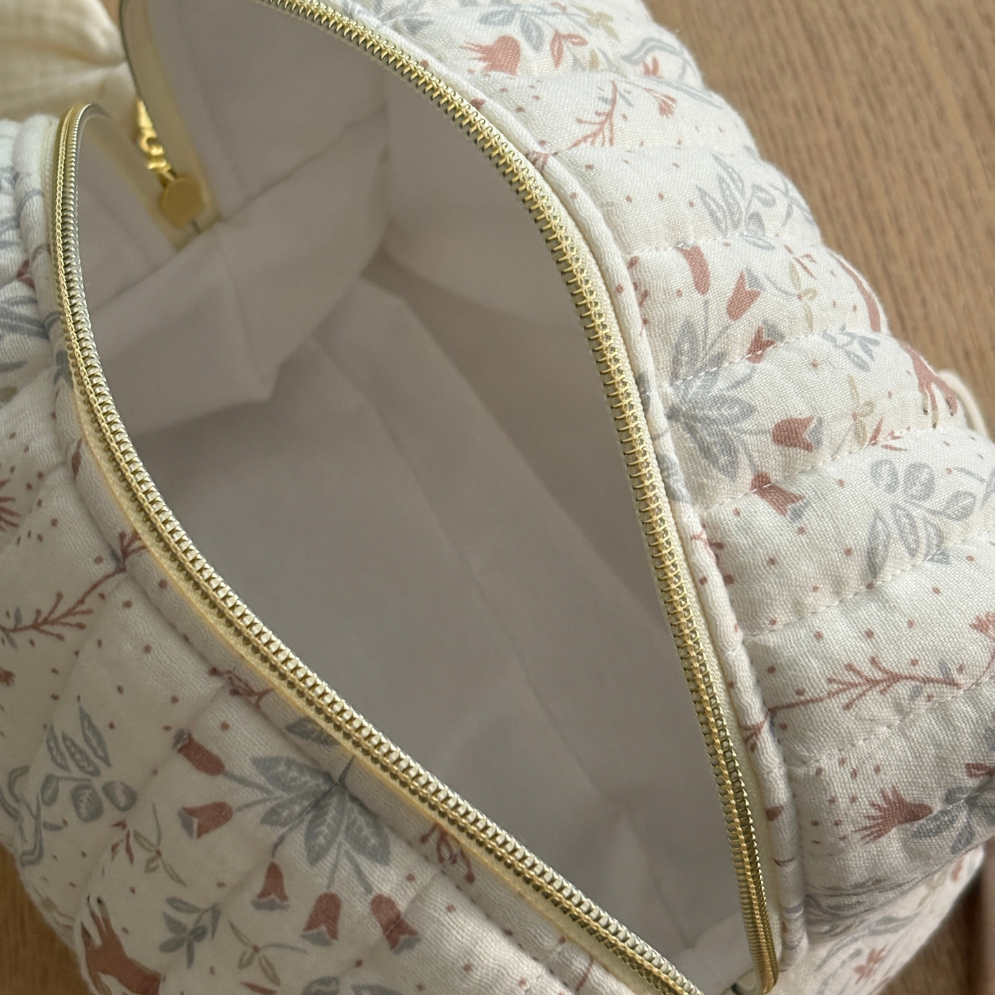 Trousse de toilette bébé gaze de coton écru lapins et oiseaux