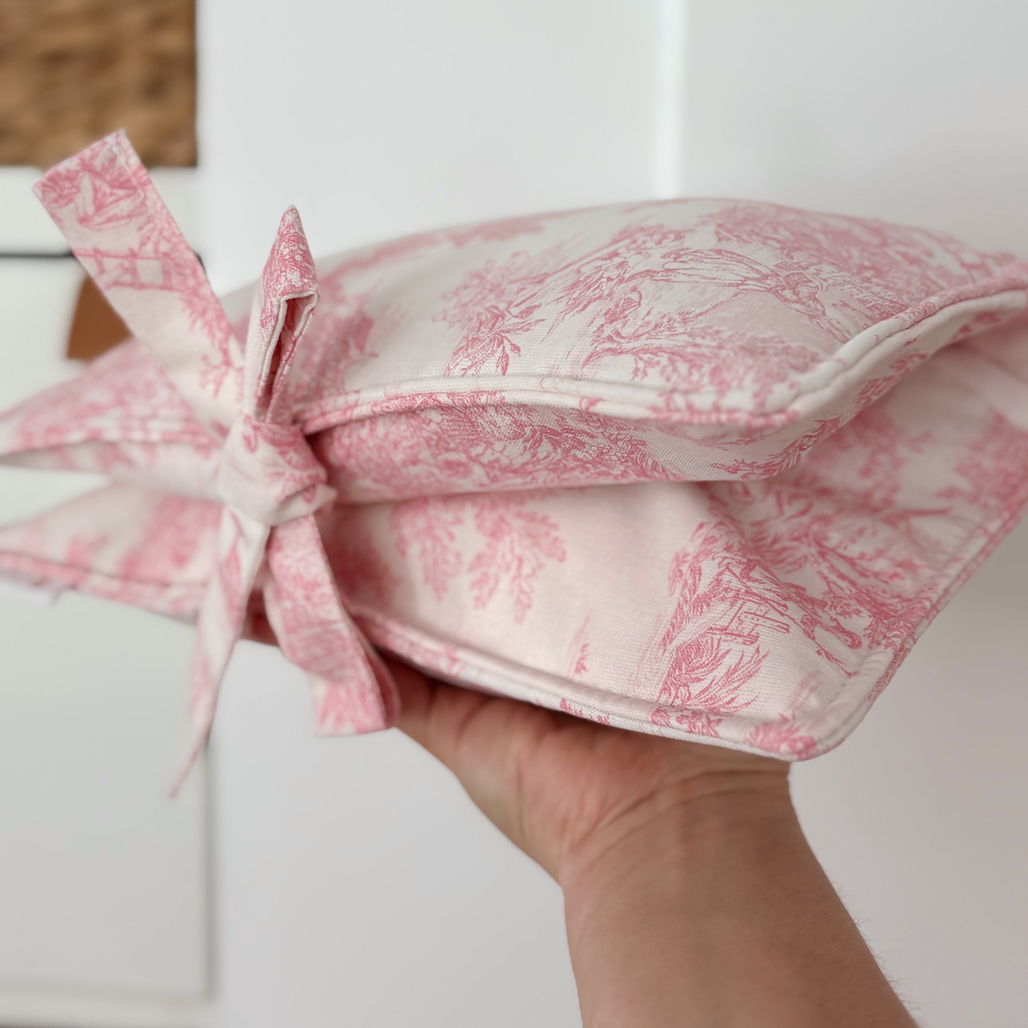 Pochette à langer nomade range couches toile de jouy rose
