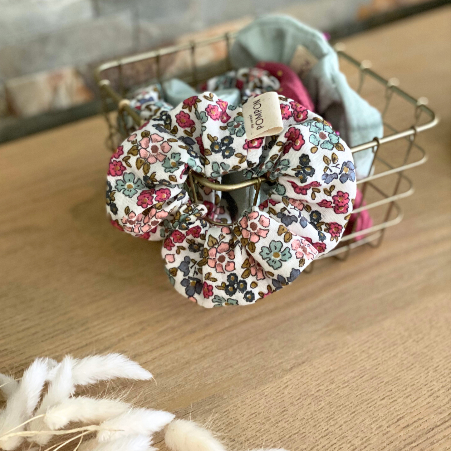 Chouchou pour cheveux vert, framboise à fleurs
