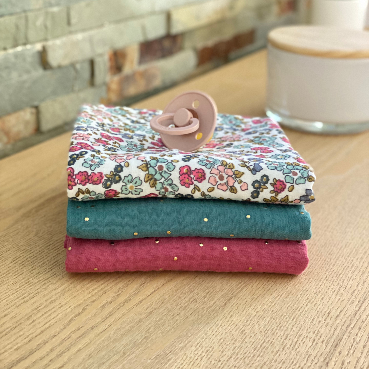 Langes bébé fille  gaze de coton fleuri framboise vert