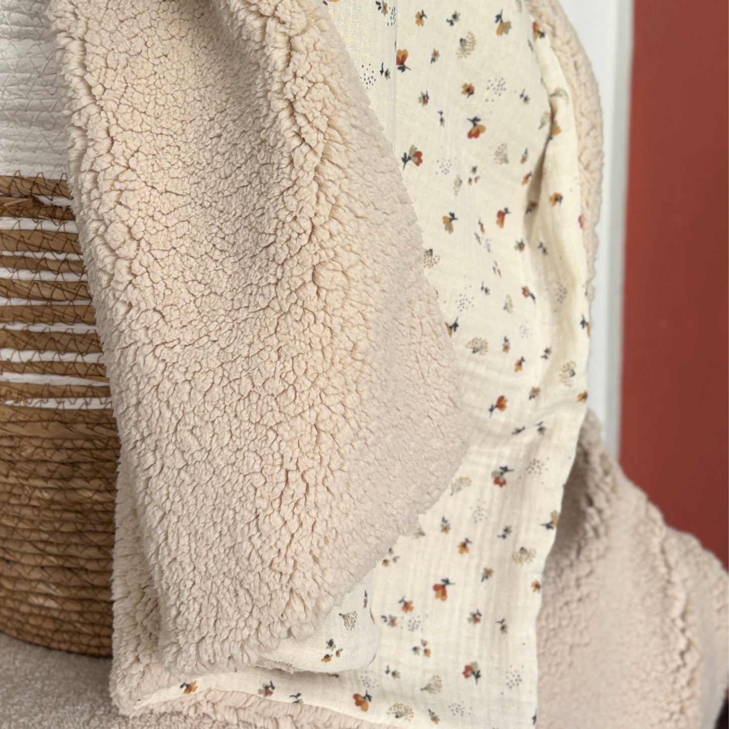 NOUVEAU Couverture en gaze de coton écrue et moumoute sherpa