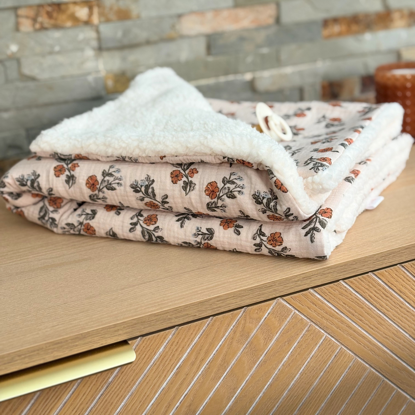 Couverture en gaze de coton à fleurs Léonie et sherpa écrue personnalisable