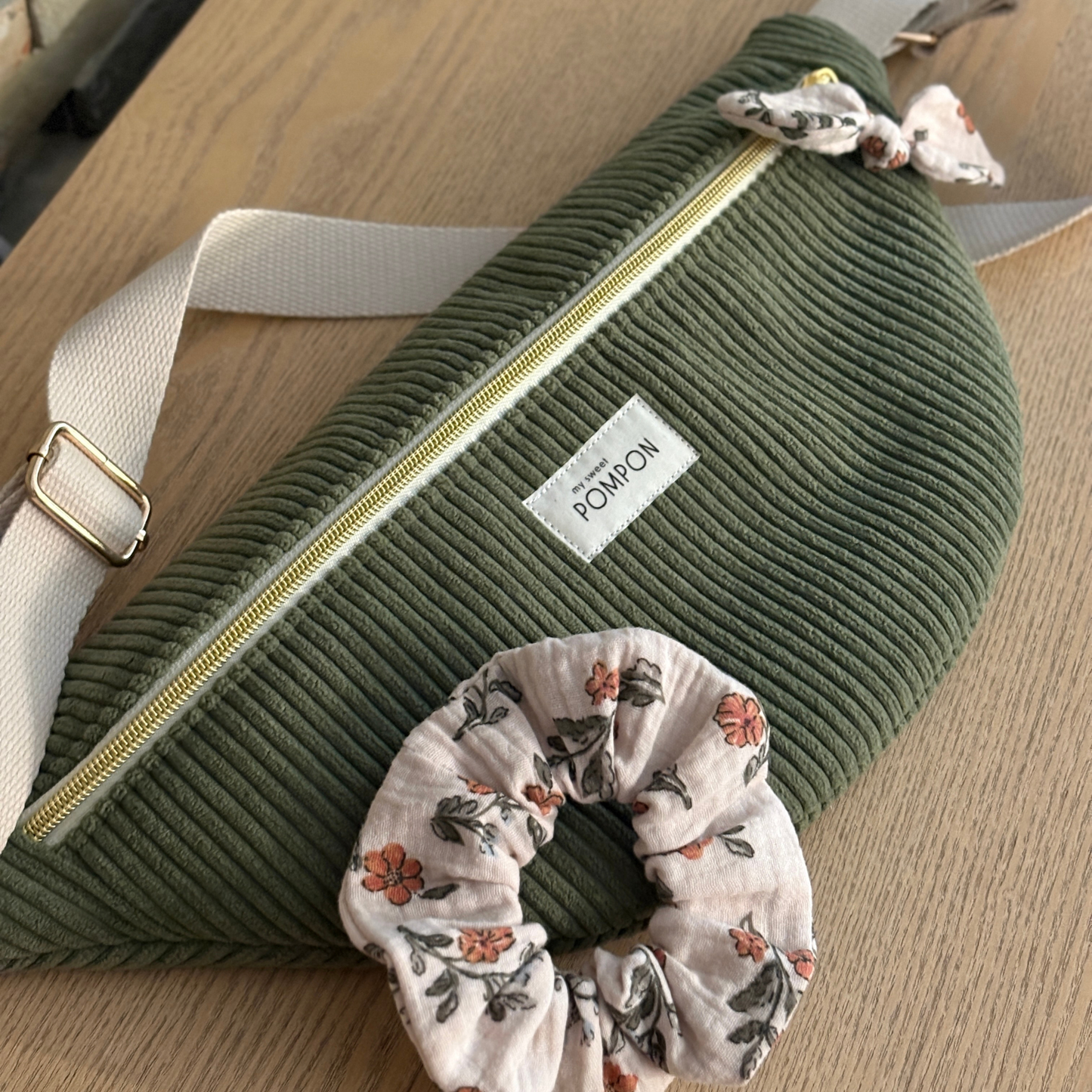 Sac banane femme velours vert kaki à fleurs