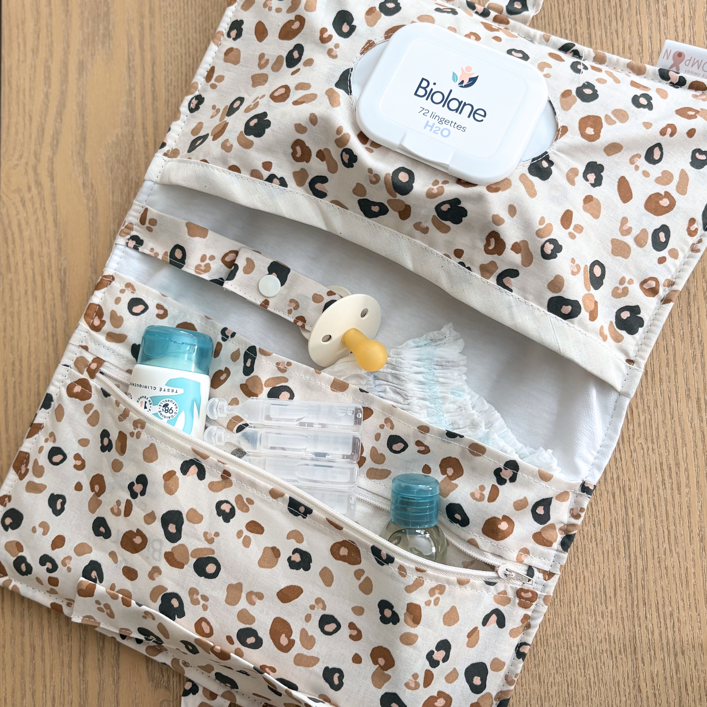 pochette organisateur couches lingettes léopard
