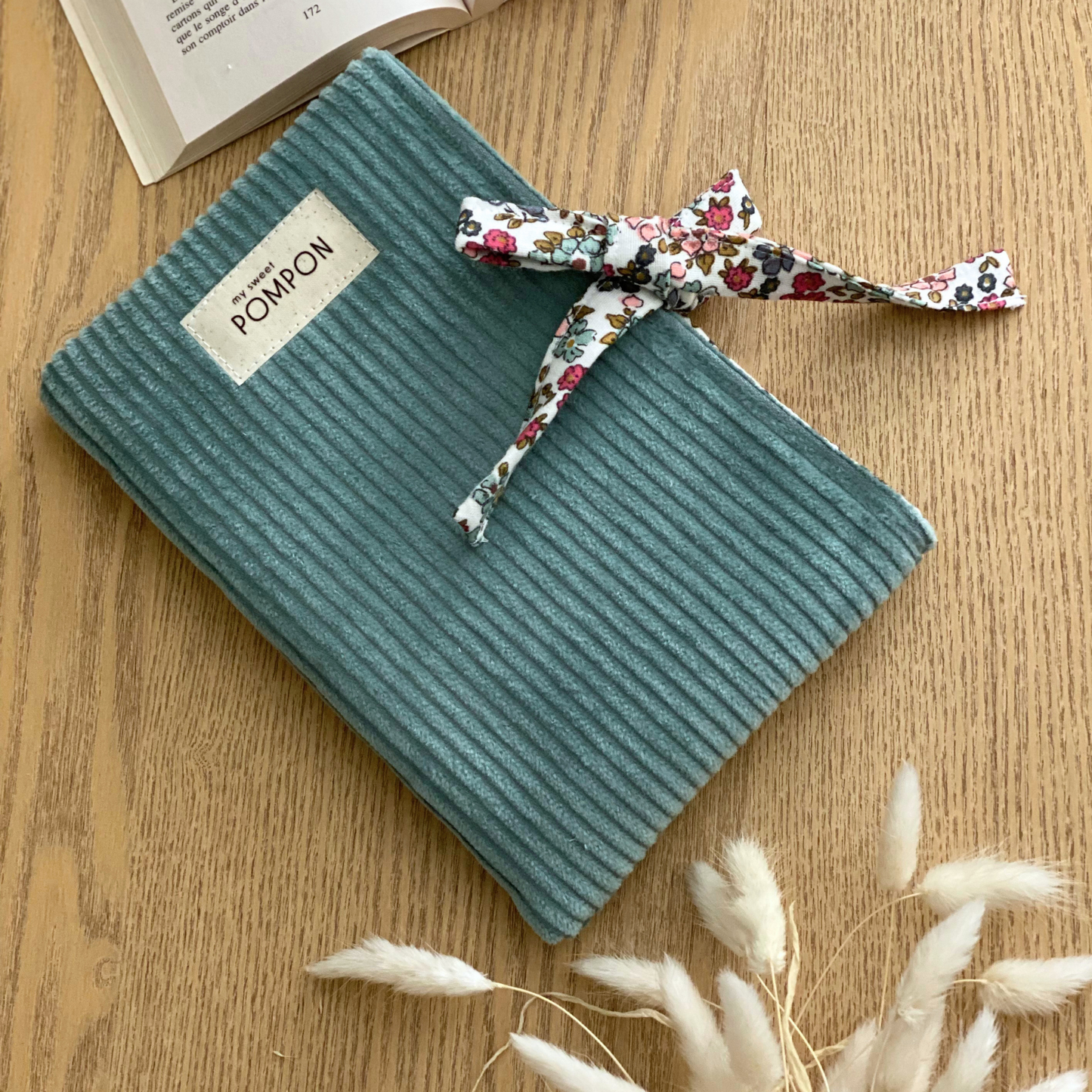 Housse pour livre de poche en velours vert d'eau Alba