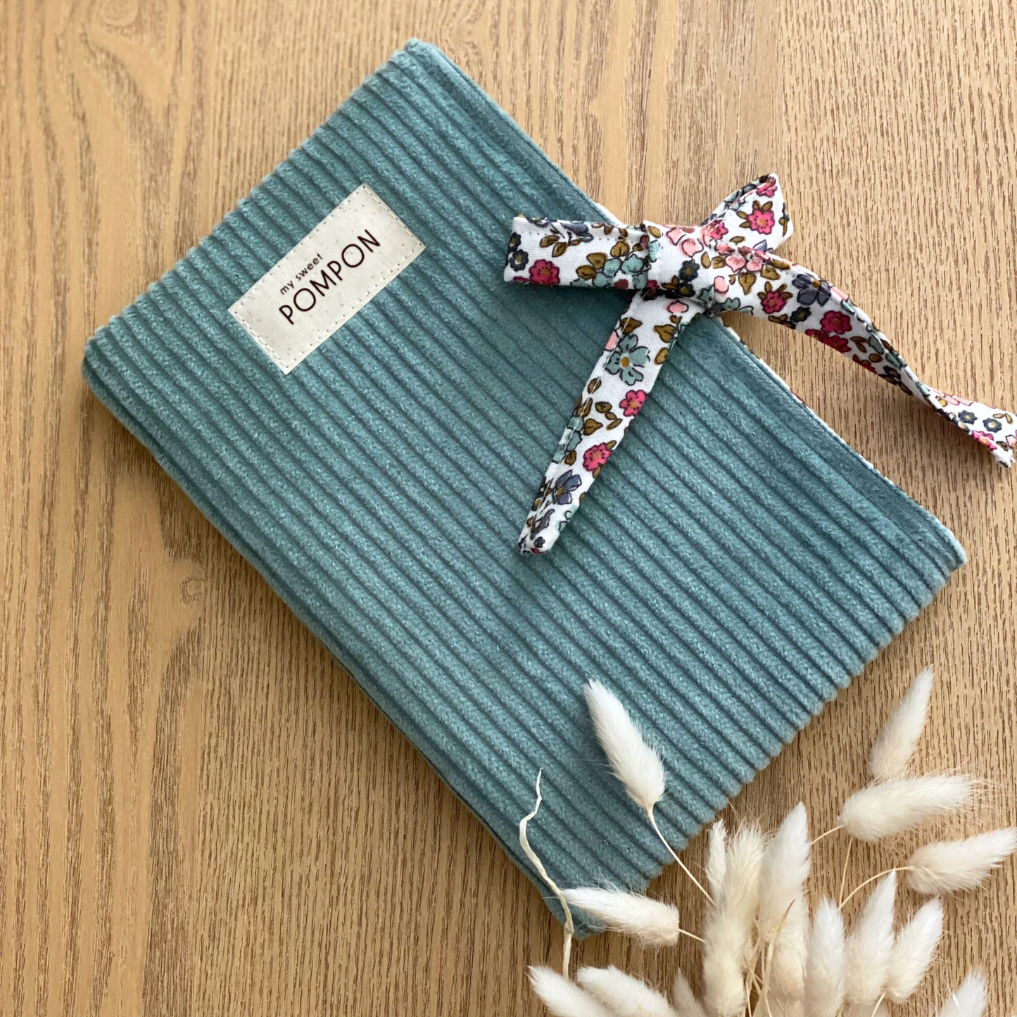 Housse pour livre de poche en velours vert d'eau Alba