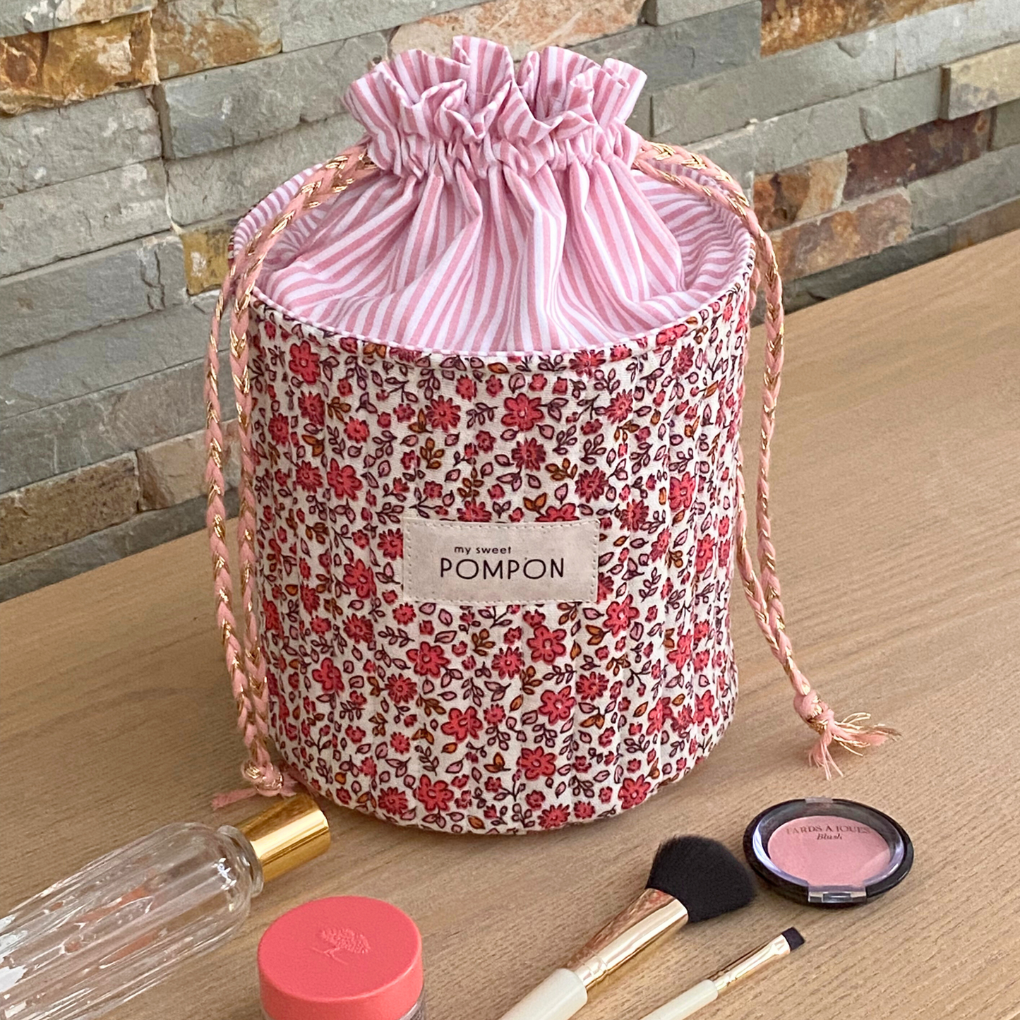trousse à maquillage rayures et fleurs roses
