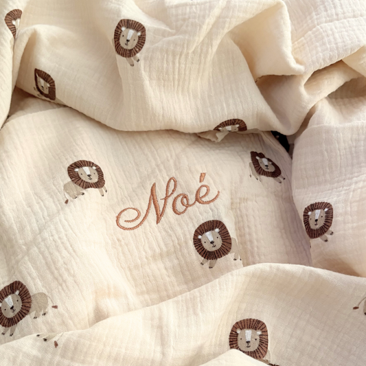 couverture bebe ete en gaze de coton personnalisé motif lion