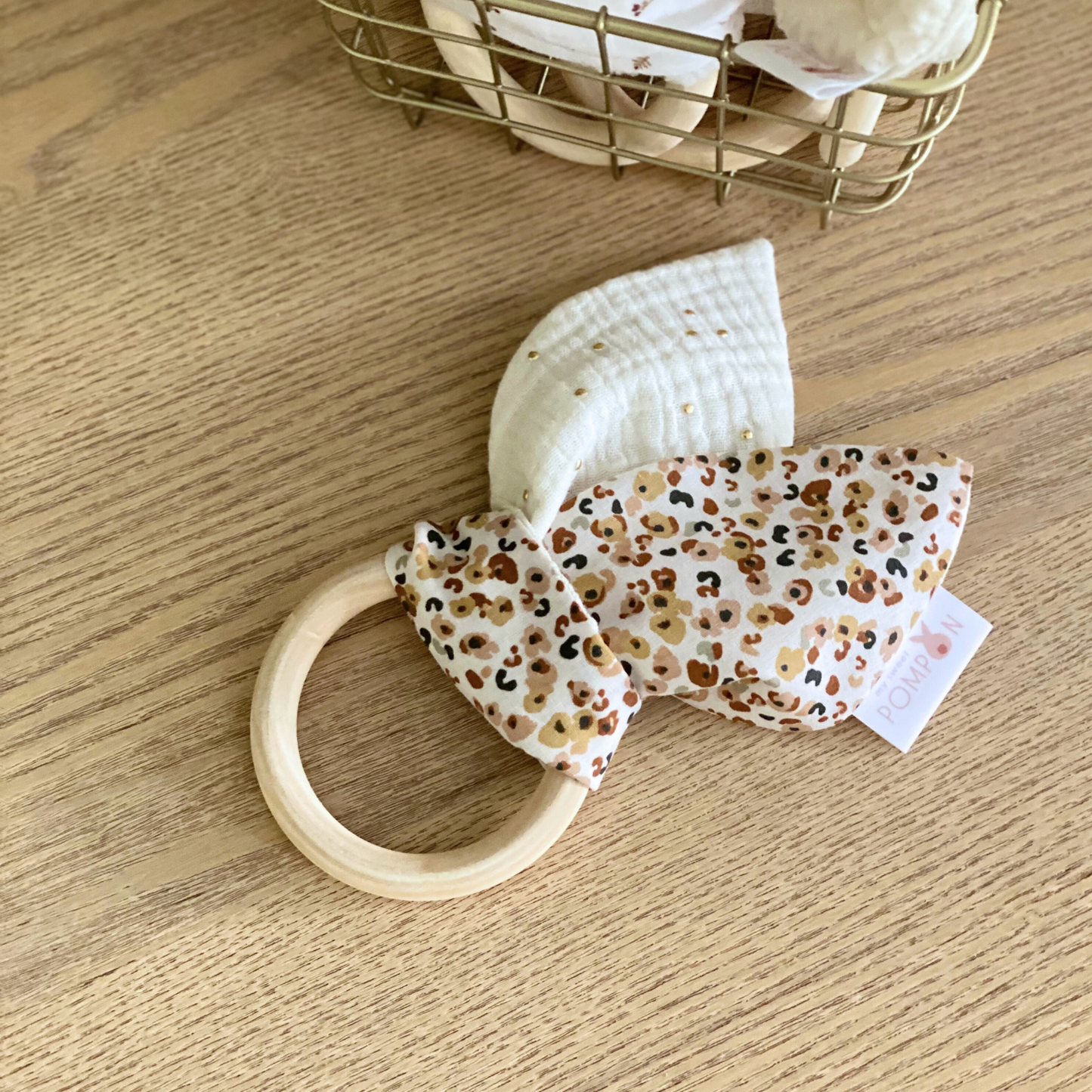 Hochet lapin en bois