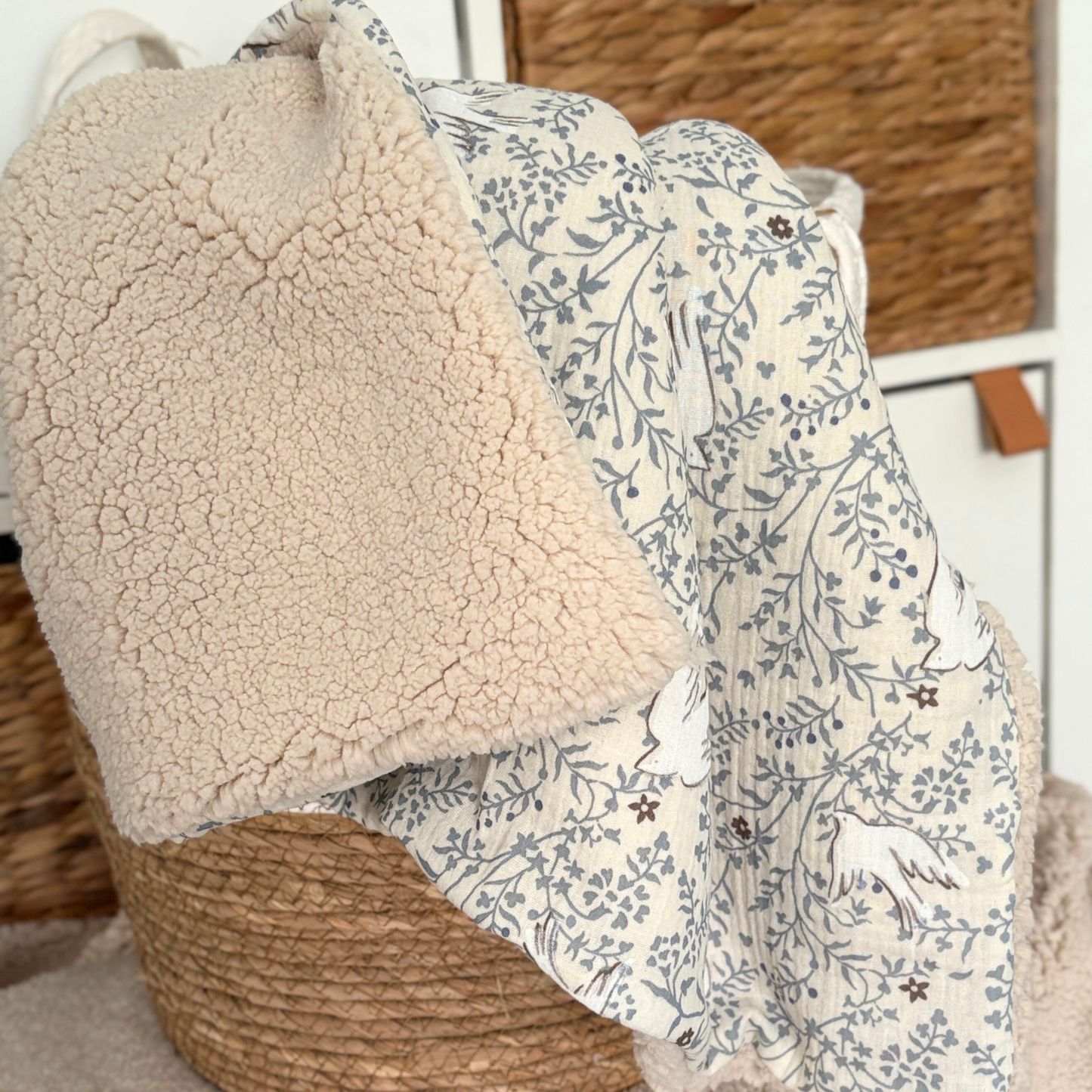 NOUVEAU Couverture en gaze de coton écrue et bleu moumoute sherpa