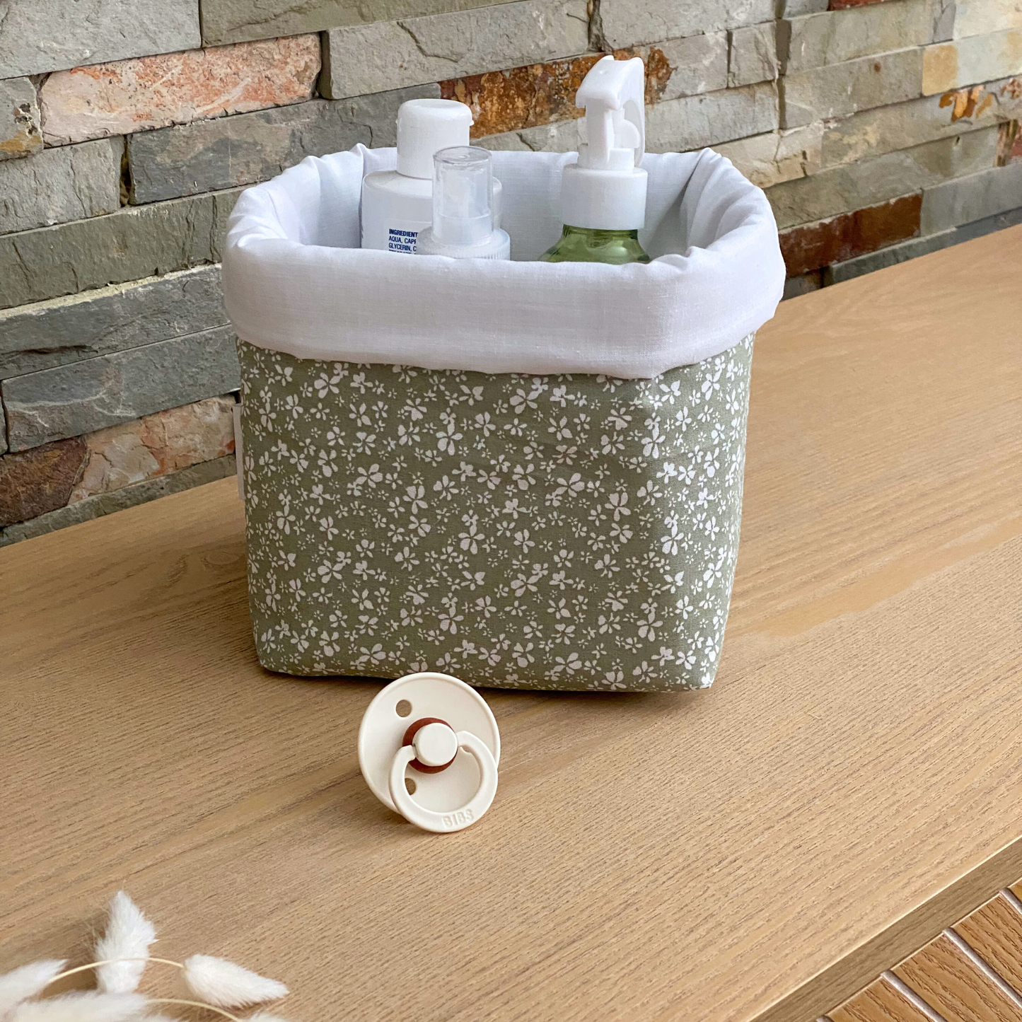 Paniers de rangement couches et produits bébé vert sauge à fleurs