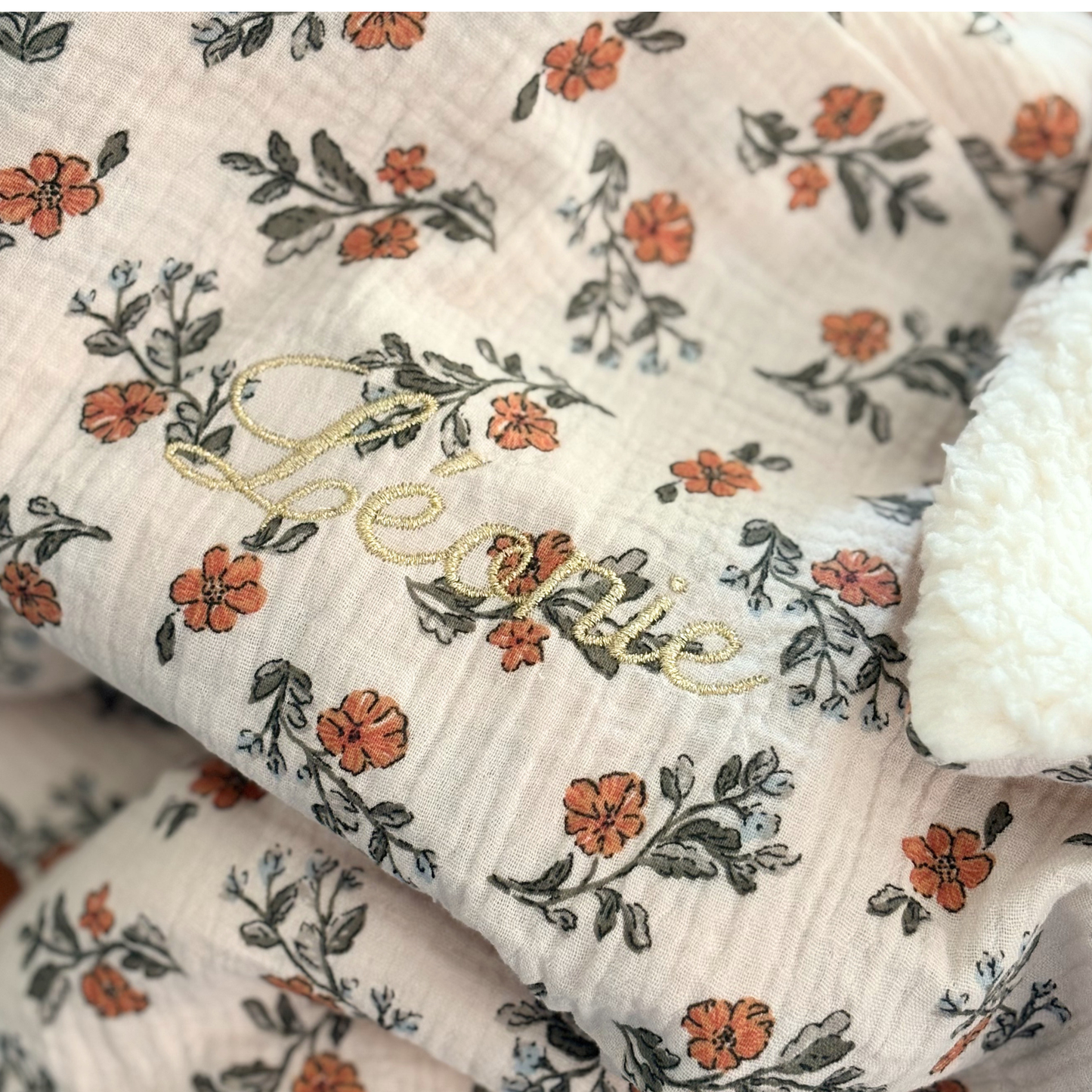 Couverture en gaze de coton à fleurs Léonie et sherpa écrue personnalisable