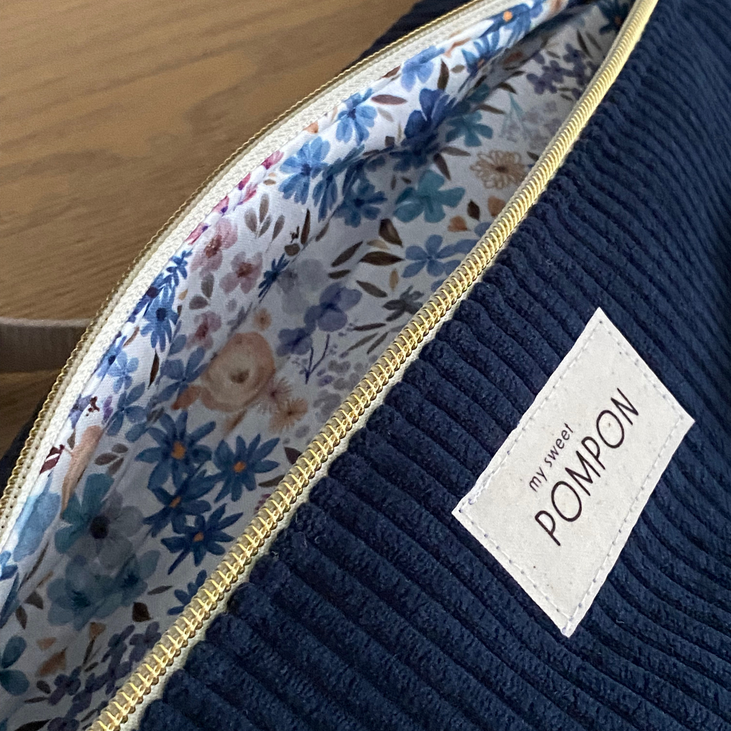 Sac banane femme velours bleu marine à fleurs