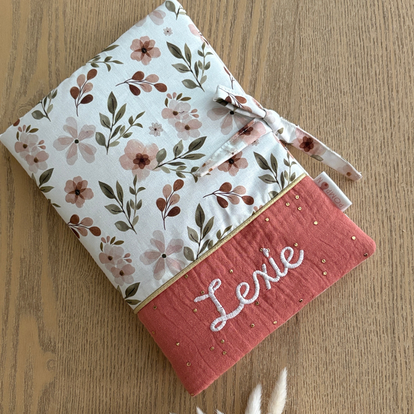 Protège carnet de santé personnalisé fait main à composer