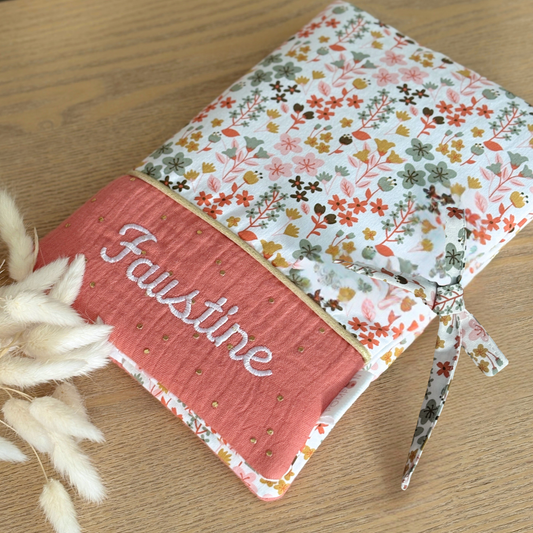 Protège carnet de santé personnalisé terracotta camel rose ou vert tilleul