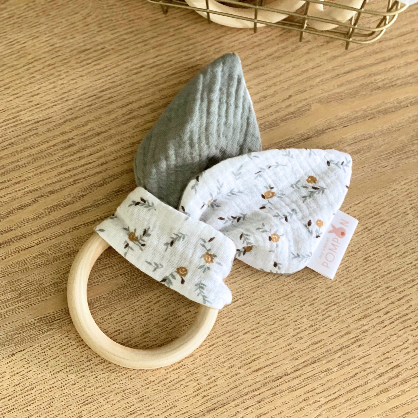 Hochet lapin en bois