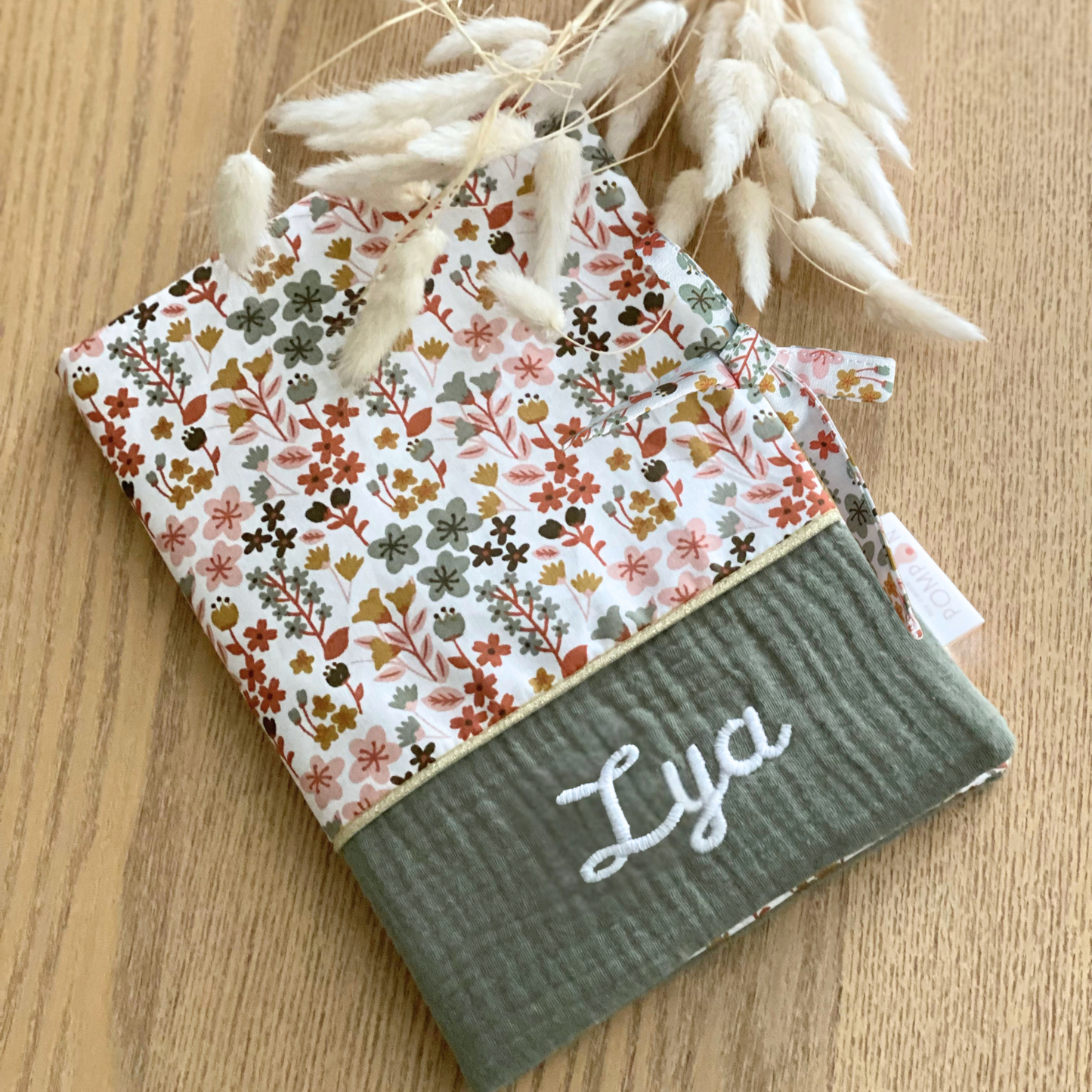 Protège carnet de santé personnalisé terracotta camel rose ou vert tilleul