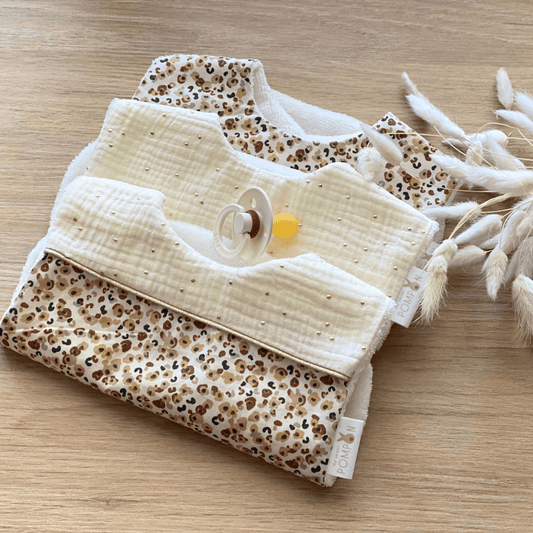 Bavoirs en gaze de coton écru à pois dorés léopard pour fille