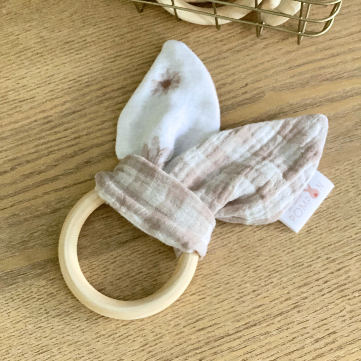 Hochet lapin en bois