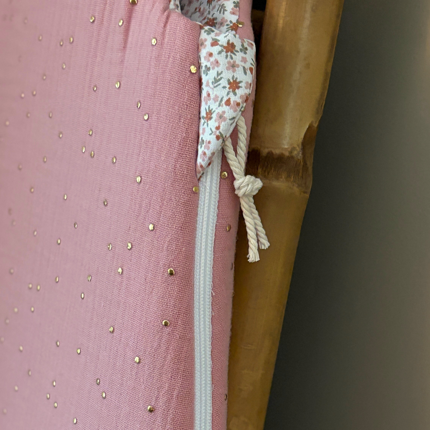 NOUVEAU Gigoteuse en gaze de coton rose à fleurs