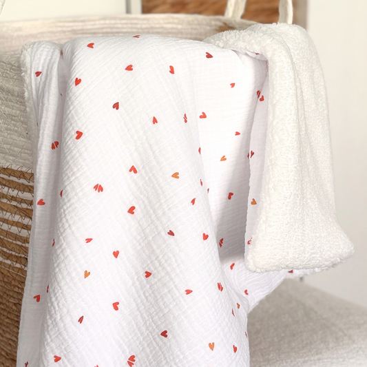 NOUVEAU Couverture en gaze de coton coeurs rouges et moumoute sherpa