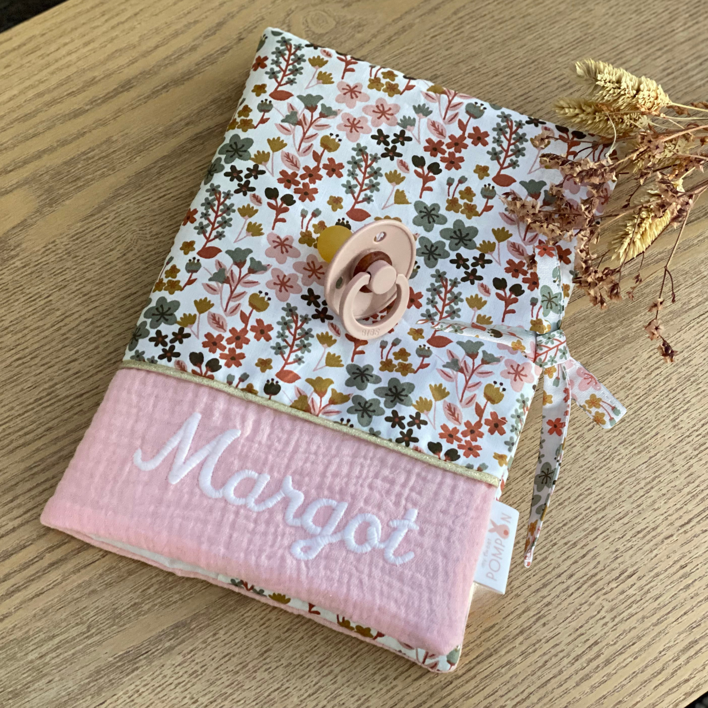 Protège carnet de santé personnalisé terracotta camel rose ou vert tilleul