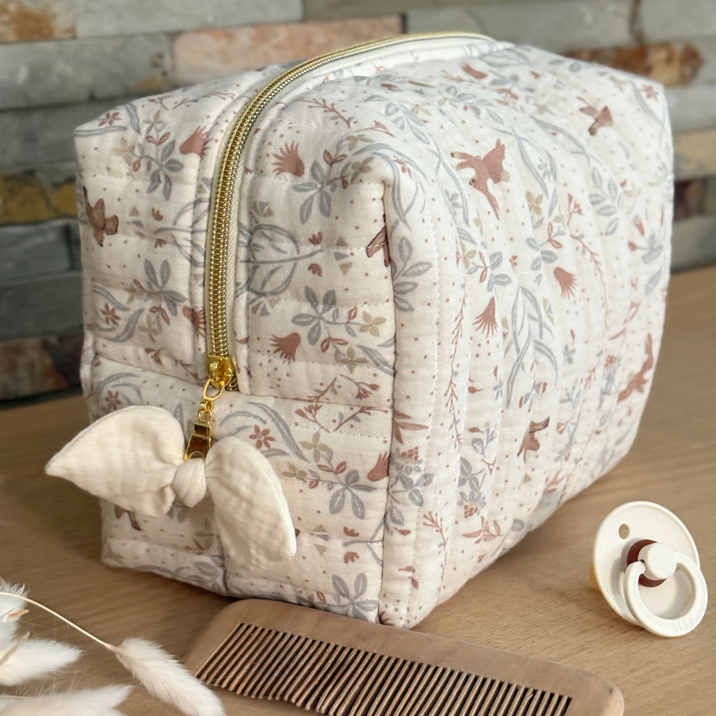 Trousse de toilette bébé gaze de coton écru lapins et oiseaux