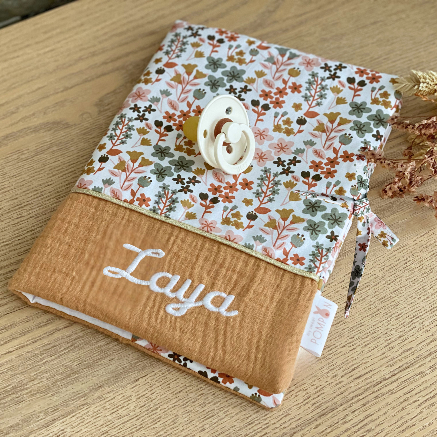 Protège carnet de santé personnalisé terracotta camel rose ou vert tilleul