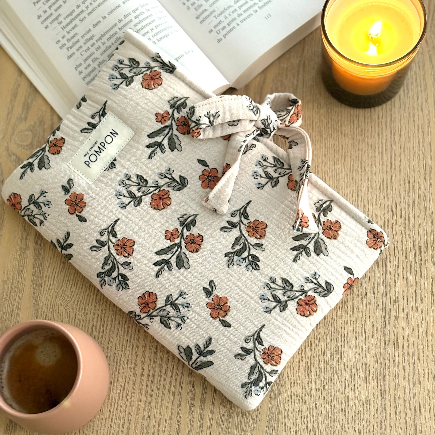 Housse pour livre de poche à fleurs