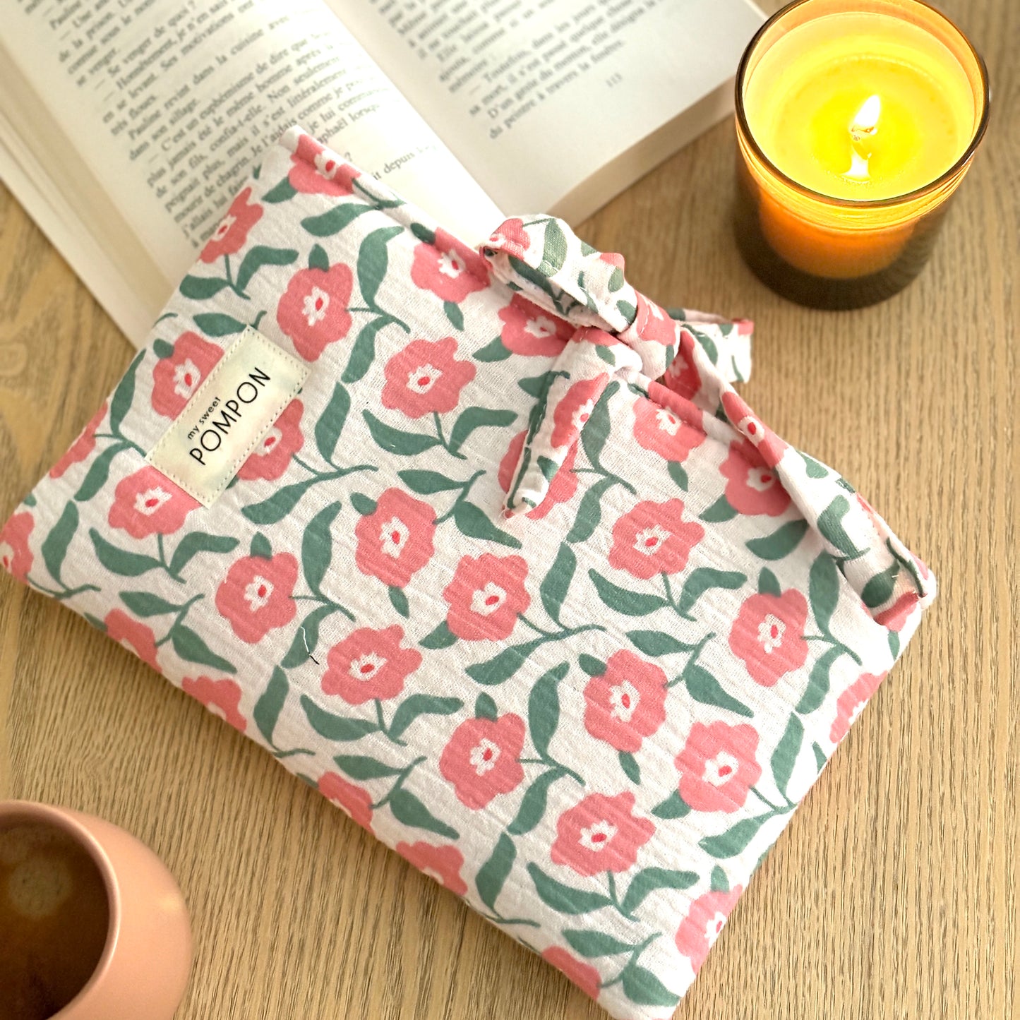 Housse pour livre de poche à fleurs