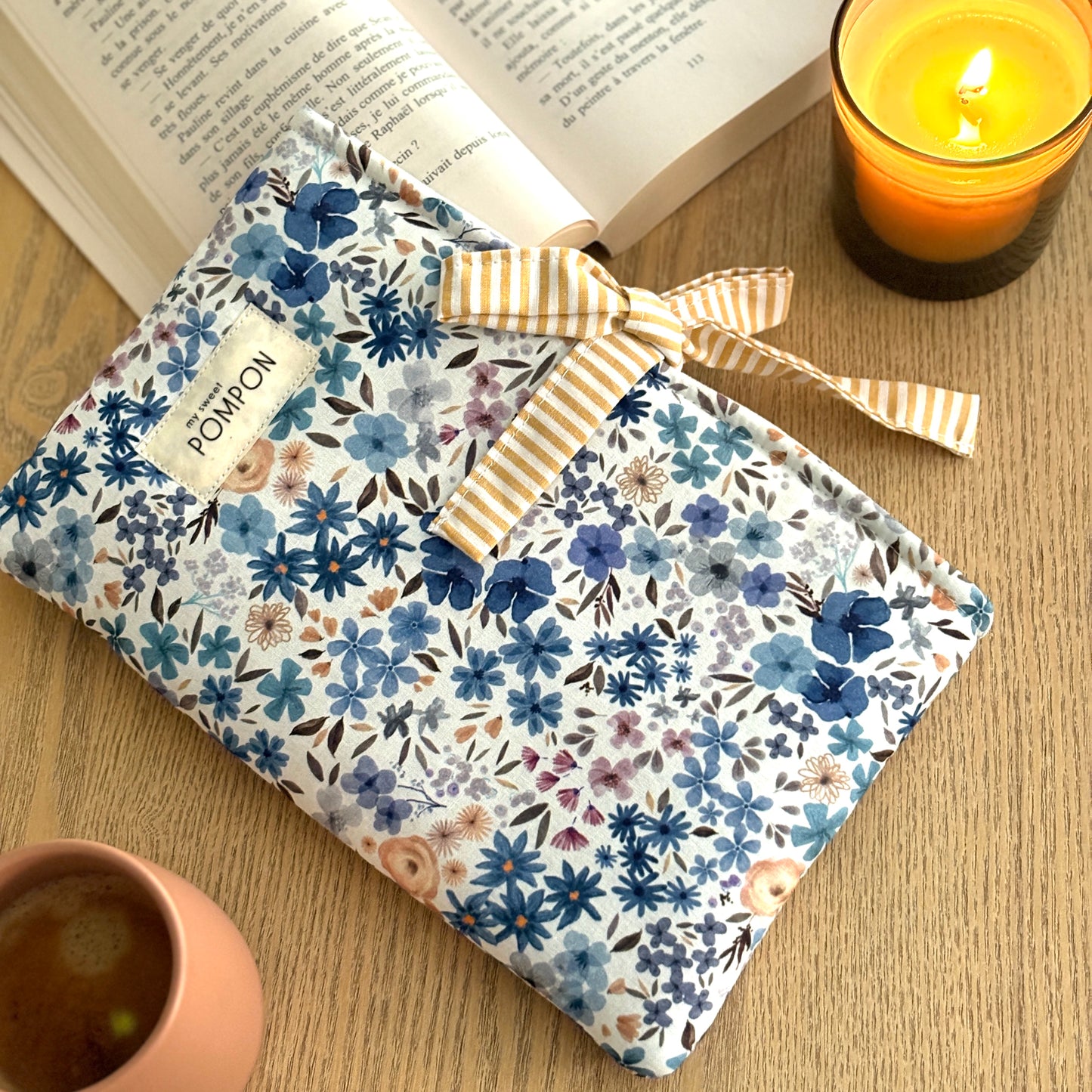 Housse pour livre de poche à fleurs